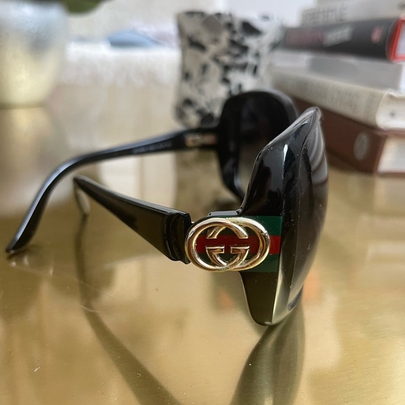 Gucci black sunglasses -signature green /red stripe / gold double GG har… - Picture 3 of 10